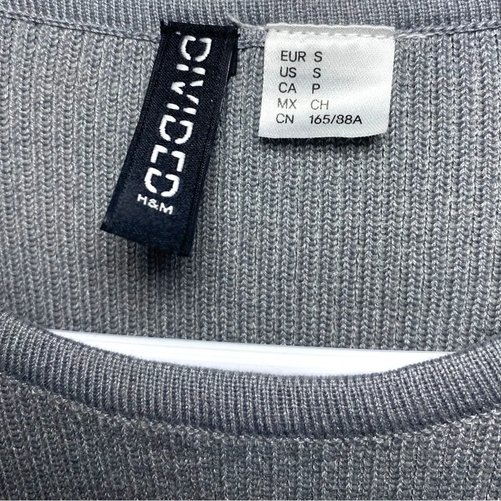 H&M Light Gray Short Sleeve Knit Dress Size Small - Picture 3 of 4